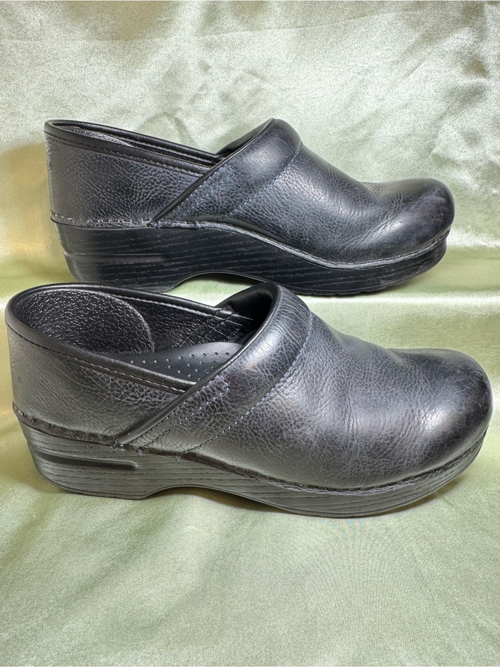 Dansko Professional Black Oiled Leather Clogs 106750202 Size 39